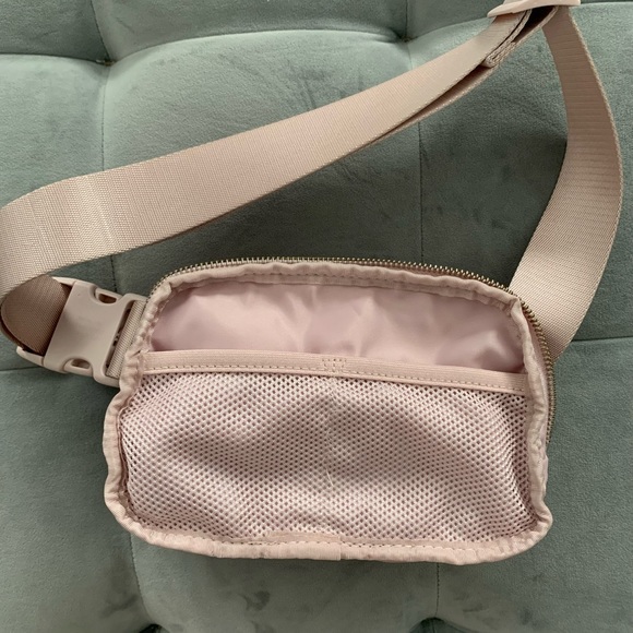 ORIGINAL OG Lululemon Everywhere Belt Bag Misty Pink - Picture 10 of 15